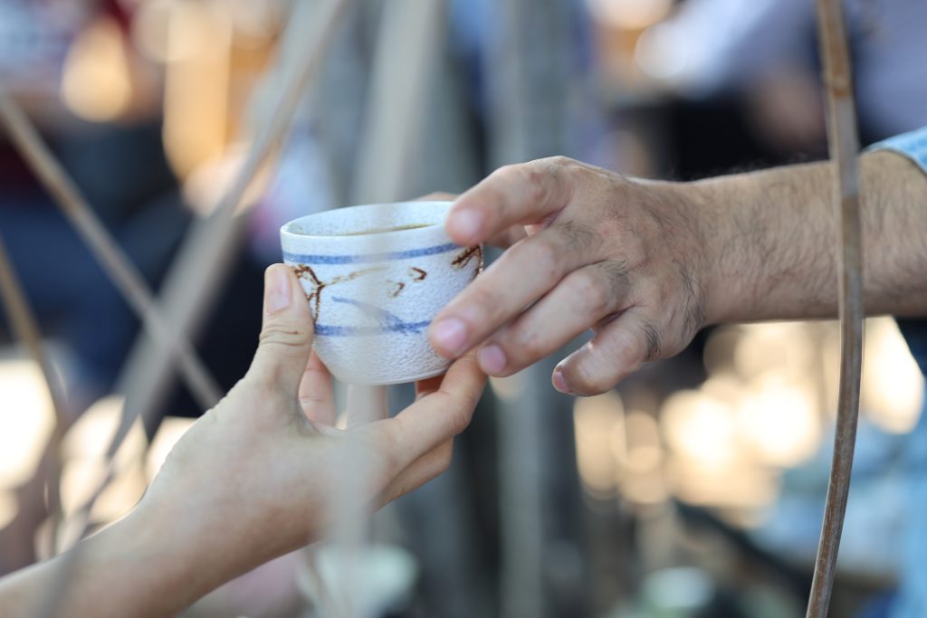 cup passing to hands